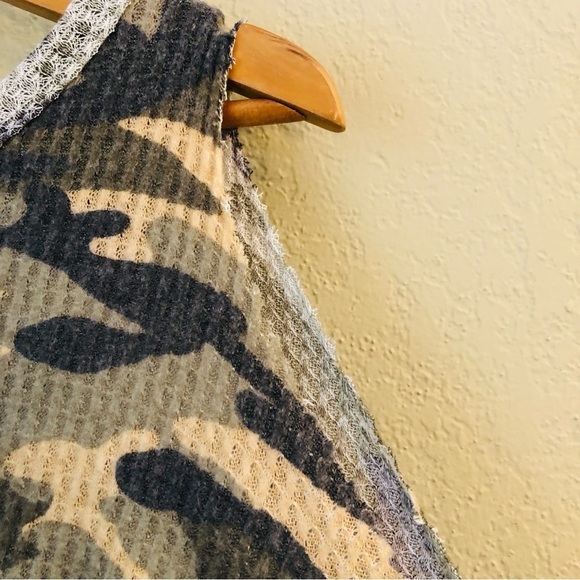 Single Cold Shoulder Camo Asymmetrical Top - Picture 11 of 11